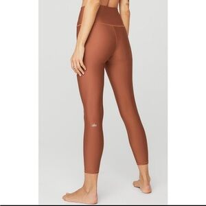 Alo airlift leggings, cinnamon brown 7/8 length